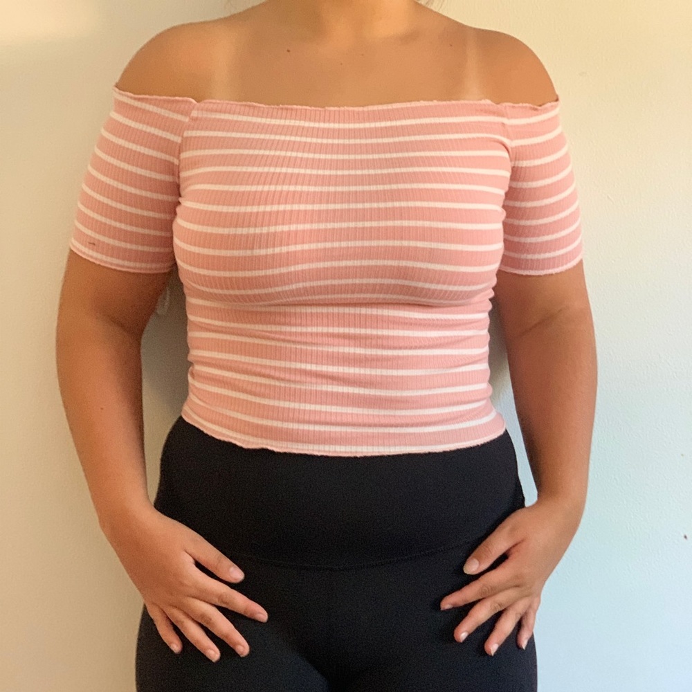 SIZE - Medium.   BRAND - shein   DESIGN - stripes